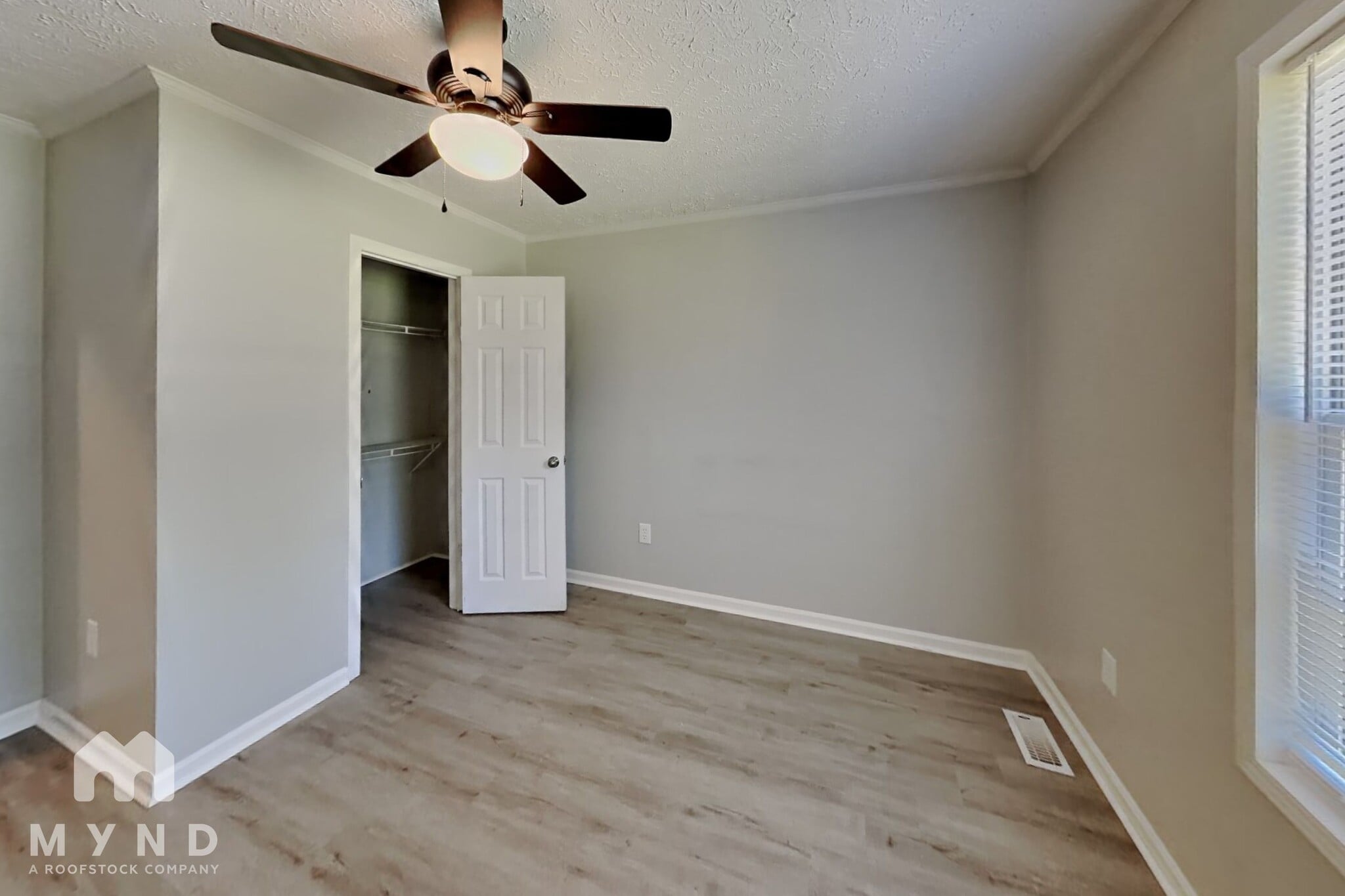 Building Photo - 2208 Shalimar Dr