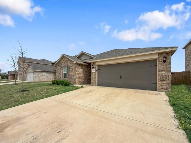 Building Photo - 1613 Ruby Dr