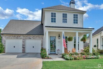 Building Photo - Highly Desired In One of South Shreveport'...
