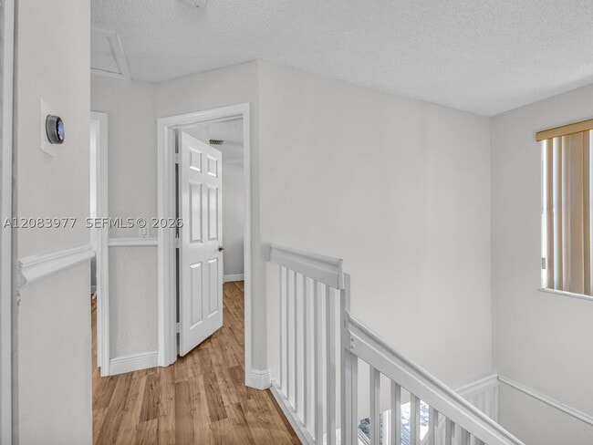 Building Photo - 15037 SW 50th Ct