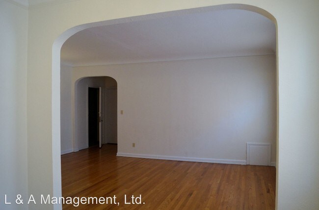 Building Photo - 2566 Kemper Rd