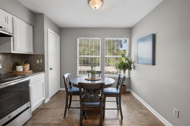 Building Photo - 8514 Deer Meadow Dr