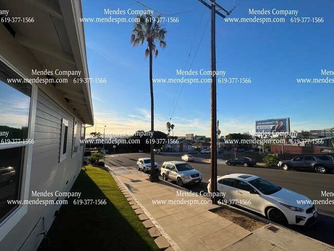 Building Photo - 623 W Kalmia St
