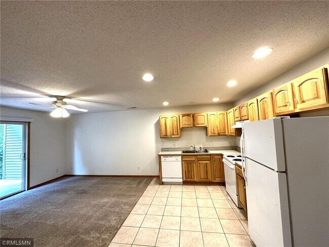 Building Photo - 1271 Pinewood Trail