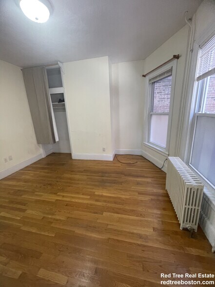 Building Photo - 35A Harvard St