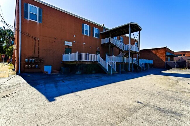 Building Photo - 252 S Florissant Rd