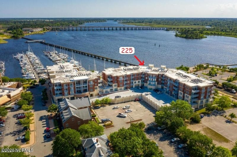 Gorgeous water views! - 225 Sky Sail Blvd
