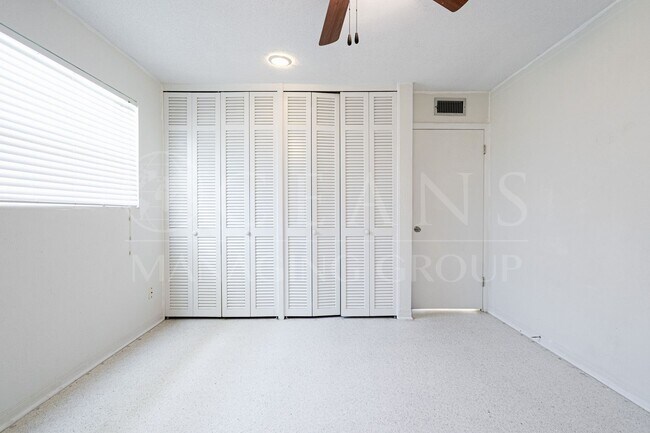 Building Photo - Beachside Ormond Beach Home