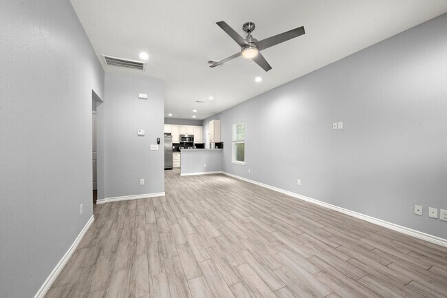 Building Photo - 16670 Meadowcroft St