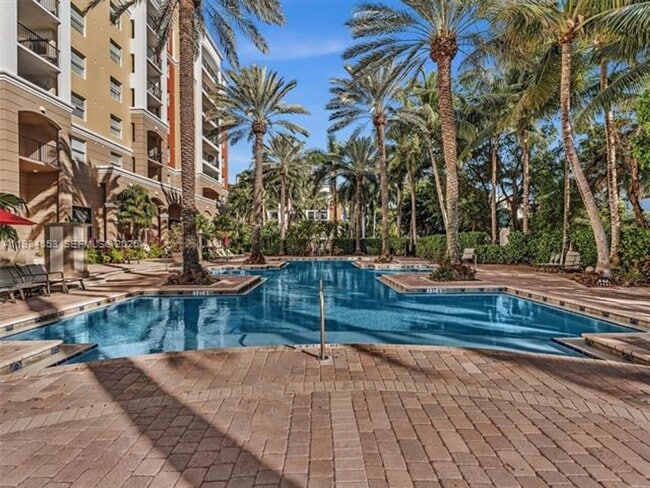 Building Photo - 17150 N Bay Rd