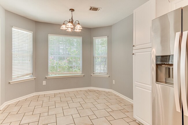 Building Photo - 1231 Pinnacle Dr