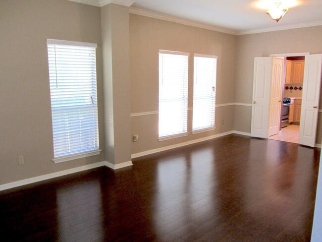 Building Photo - 1815 Hickory Ridge Cove