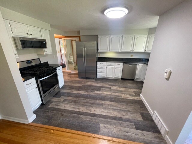 Building Photo - 225 Sunflower Dr