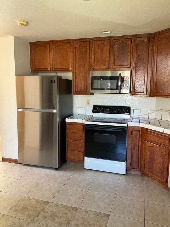 Building Photo - Charming single 3-bedroom rental opportunity!