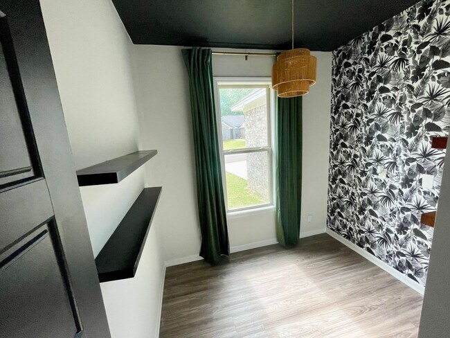 Building Photo - Beautiful 3/2 + office home for rent next to Brandon High School!