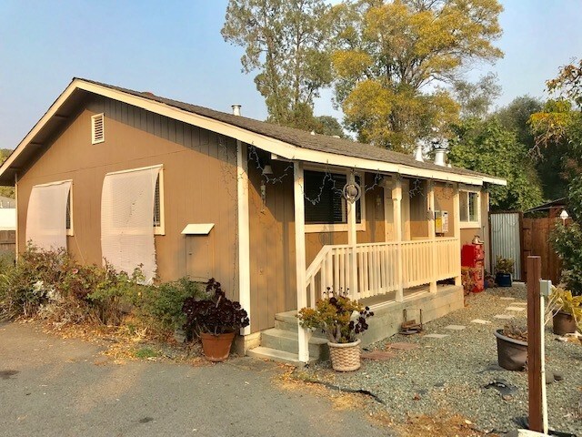 Building Photo - 462 Adams St