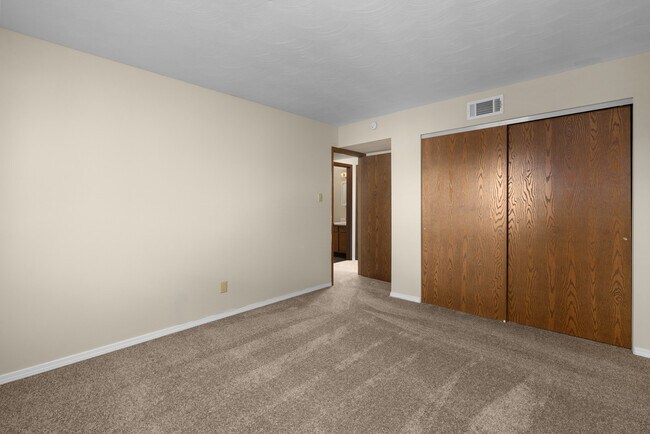 Deerfield Apartments | 2 Bedroom Traditional Style | Bedroom - Deerfield Apartments