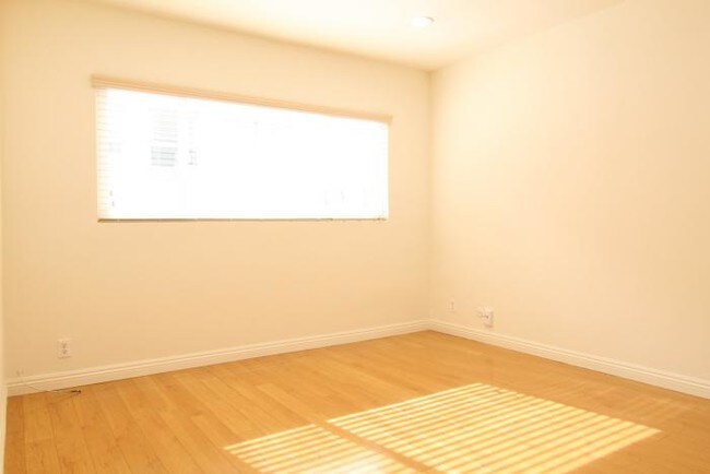Building Photo - 1 bedroom in Los Angeles CA 90027