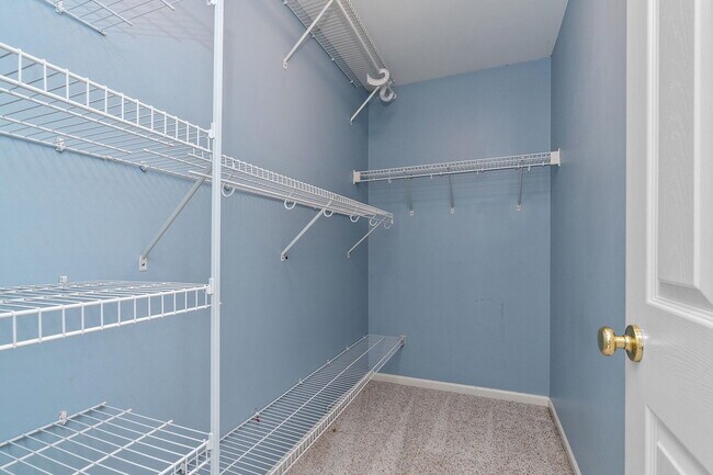 Building Photo - 156 Durango Dr
