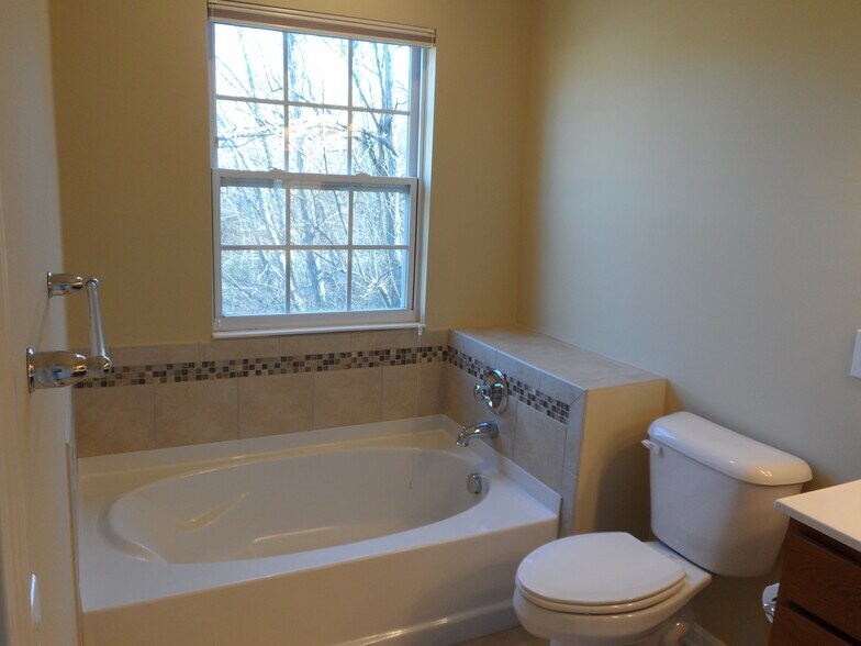 Building Photo - 5308 Reserve Cir