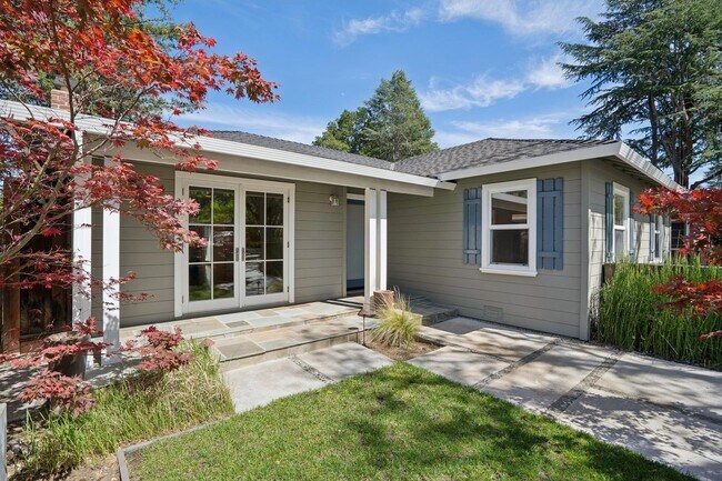 Building Photo - Spacious 3 bed 2 bath Home with Detached 1 bed 1 bath ADU in Los Altos!