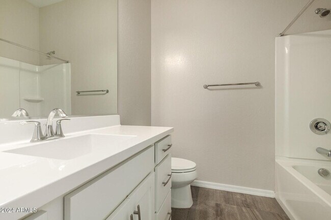 Building Photo - 2082 E Lantana Dr