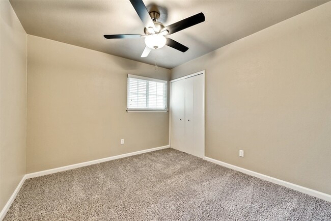 Building Photo - 2817 Blackwood Dr