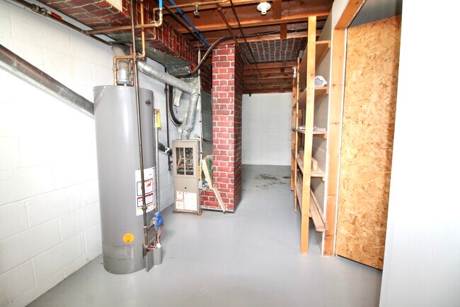Building Photo - 4527 12th Ave