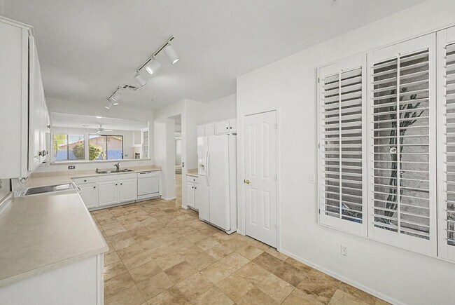 Building Photo - 7263 E Whispering Wind Dr