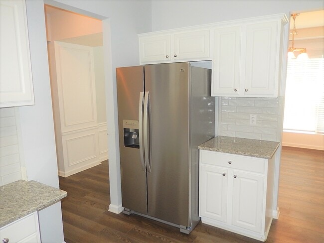 Building Photo - 304 Millicent Way