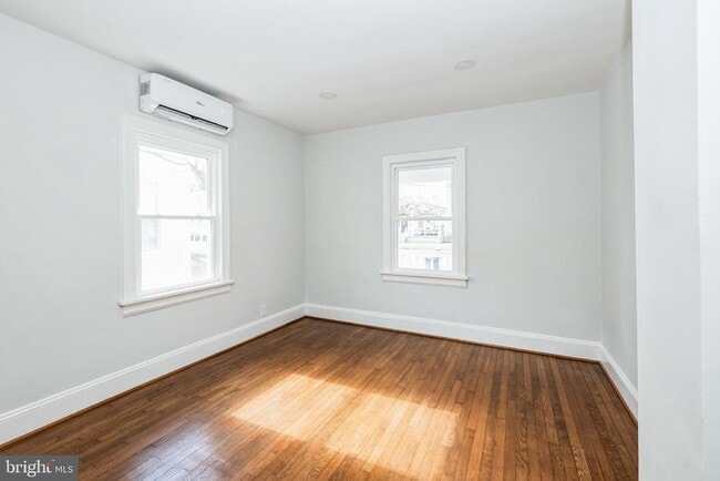 Building Photo - 3406 Stockton St