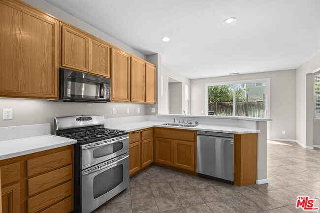 Building Photo - 30319 Cedar Oak Ln