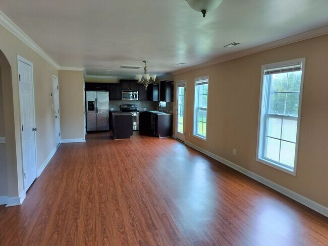 Building Photo - Ready in Raeford