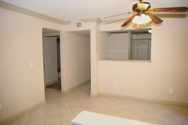Building Photo - SW - CONDO - 2 BEDROOM - 1ST FLOOR
