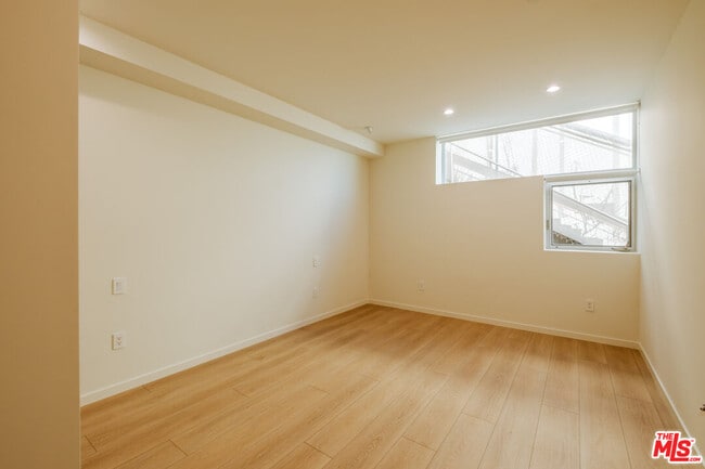 Building Photo - 18225 Coastline Dr