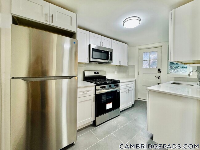 Building Photo - 38 Gibson St