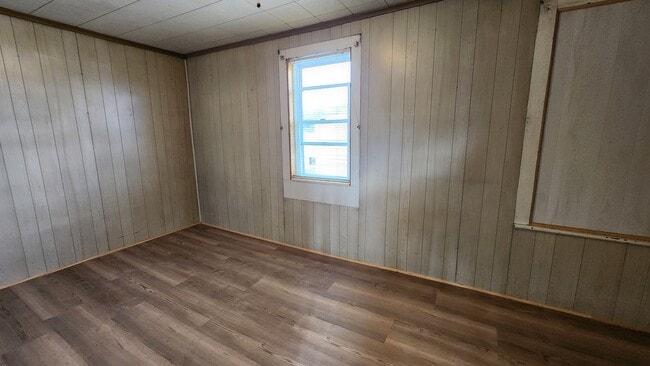 Building Photo - 615 Bigler Ave