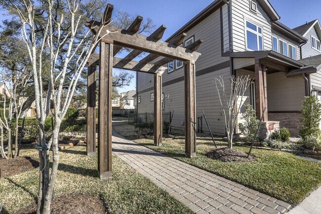 Building Photo - 11117 Sherwood Oak Ln
