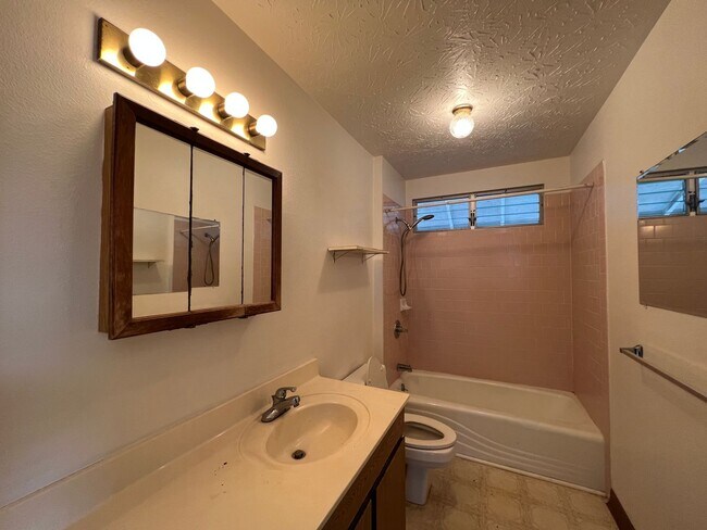 Building Photo - 2345a Anini Pl