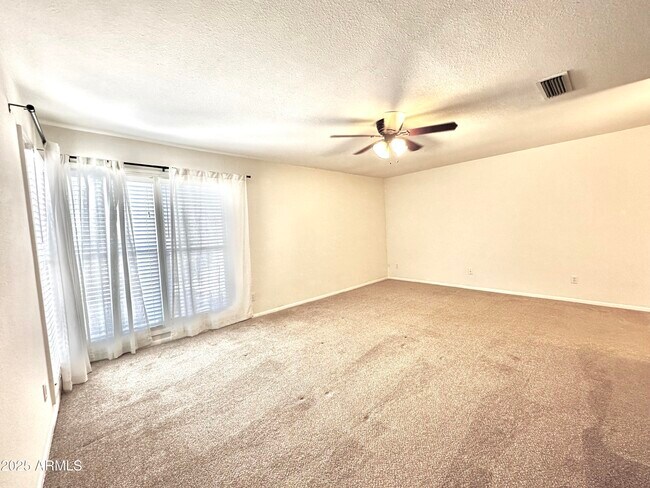 Building Photo - 7911 E San Miguel Ave