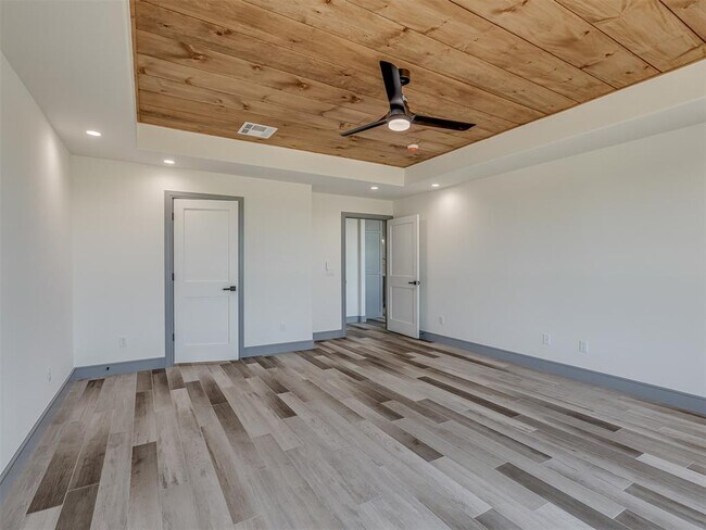 Building Photo - 9332 SW 33rd Pl