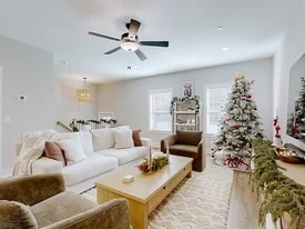 Building Photo - 206 Charlotte Everly Cir