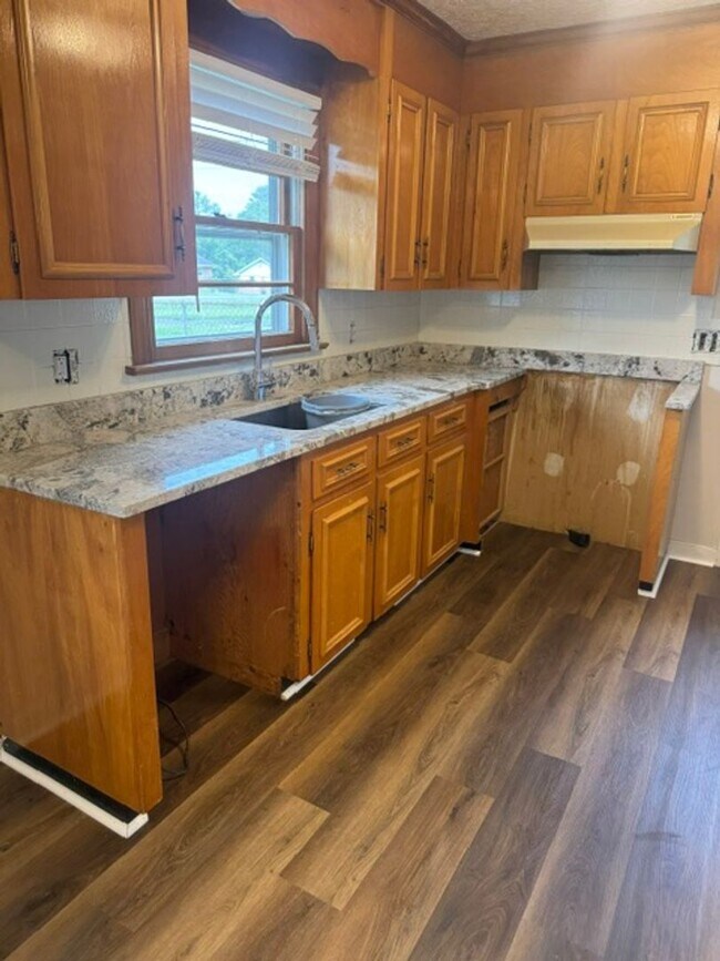Building Photo - 719 Whitestone Dr