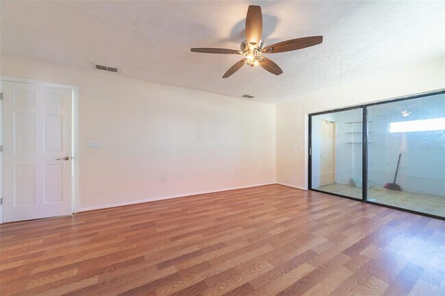 Building Photo - 5521 W Shr Dr