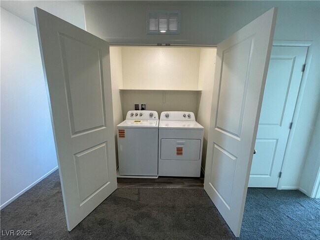 Building Photo - 4919 Chapin Mesa Ave