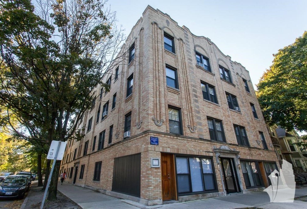 Building Photo - 1101 W Wellington Ave