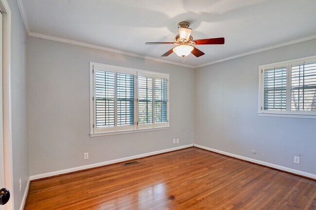 Building Photo - Convenient 3BR/2BA in Homewood on dead-end street