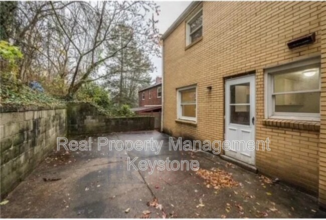 Building Photo - 307 Greenlee Rd