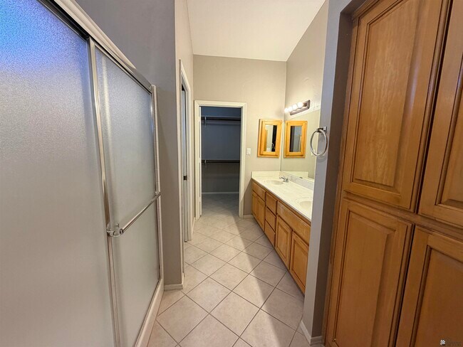 Building Photo - 3905 W 18th St