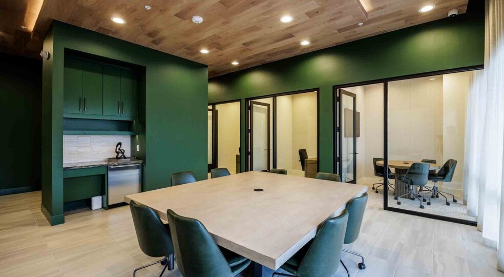 Building Photo - 1401 S Lamar Blvd